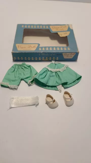 VINTAGE "1960's" VOGUE GINNY OUTFIT IN AN ORIGINAL BOX