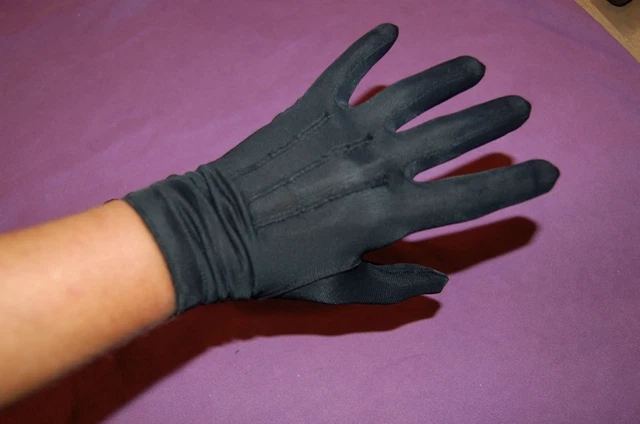 Ancienne Paire De Gants Noire  " 6,5 " - Fin . Debut Xxeme.