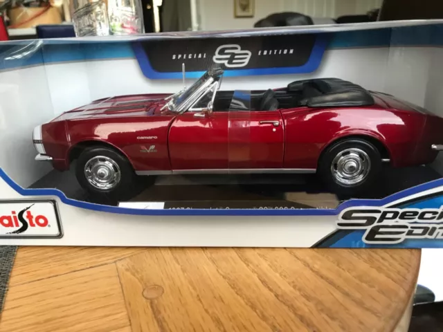 Maisto 1/18 Scale 1967 Chevrolet Camaro SS 396 Convertible Red Diecast Model Car