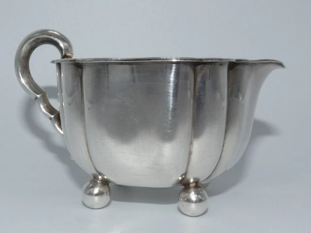 Superbe pot à lait 100% argent massif état superbe