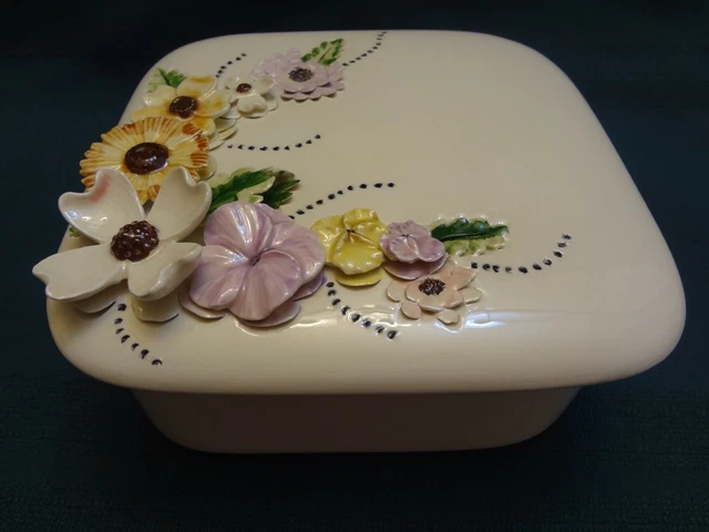 VINTAGE PORCELAIN HAND-PAINTED TRINKET BOX DISH with LID - RAISED FLORAL