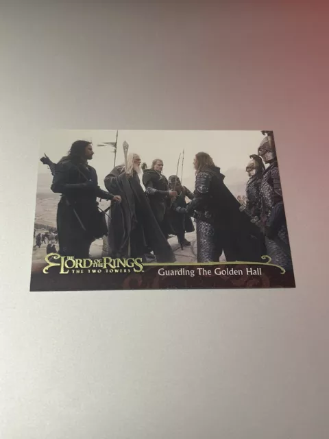 2002 Topps The Lord of Rings Two Towers #35 Guarding The Golden Hall