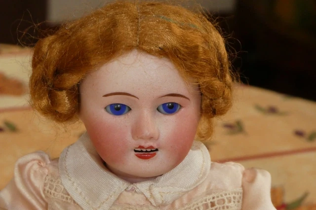 Ancienne poupée dormeuse, visage porcelaine, corps bois peint- 1900 sur Gens de Confiance