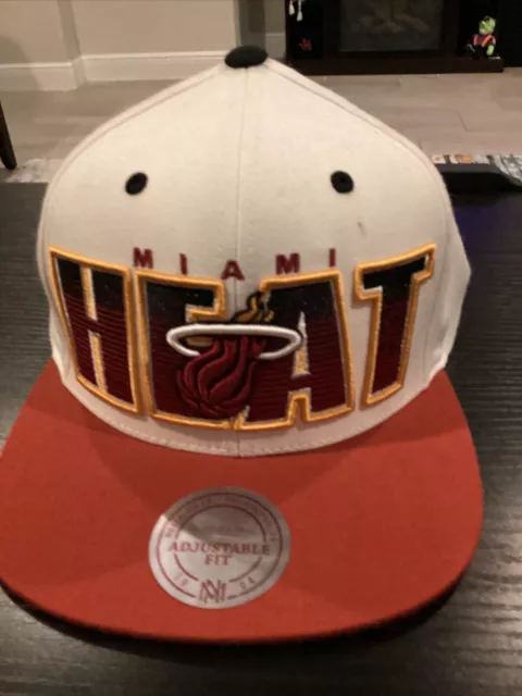 Miami Heat Logo NBA Mitchell & Ness SnapBack Hat Hardwood Classic Pre-Owned