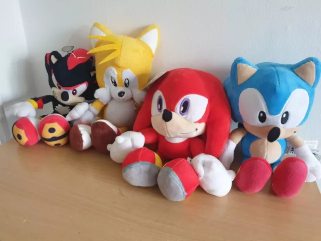 Sonic the Hedgehog plush bundle. Knuckles, Tails, Sonic & Shadow