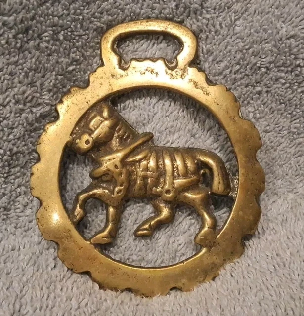 Ancien Médaillon De Bride De Cheval En Laiton équestre Motif Fer à Cheval