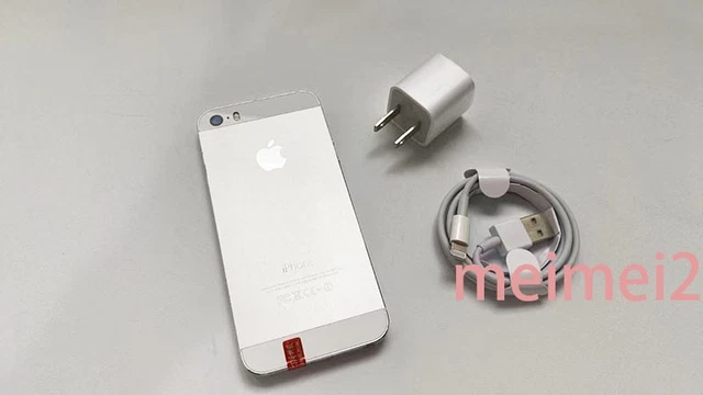 APPLE IPHONE 5S New Battery Unlocked Original Smartphone - 16 GB