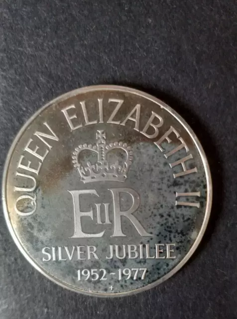 1952-1977 Silver Jubilee Queen Elizabeth 11 E 11 R Eyewitness Commorative  Medal 2