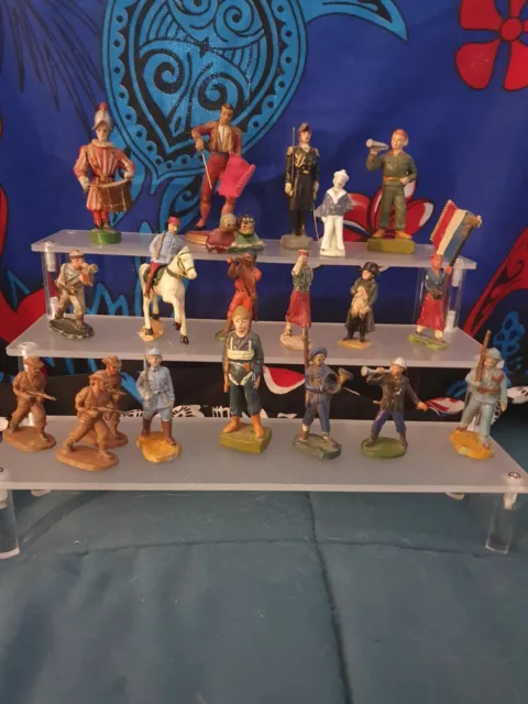 Lot de figurines "no quiralu" En composite Différentes Origines.