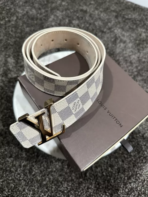 Louis Vuitton Initials Reversable Belt M0323T CE LV 40 REC.MNG CH.95/38/2,85