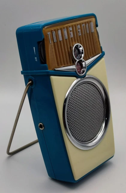 VINTAGE 1960S-STYLE PORTABLE Beach Boy Transistor AM/FM Radio ...