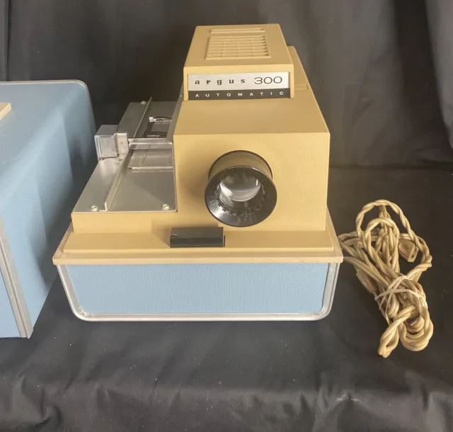 Argus 300 Automatic Slide Projector with Automatic Slide Changer