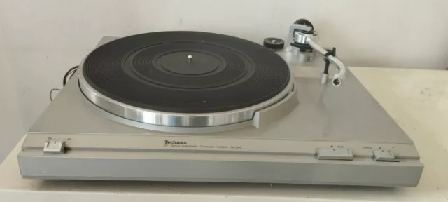 platine vinyle Technics SL-200 platine vinyle Technics SL-200