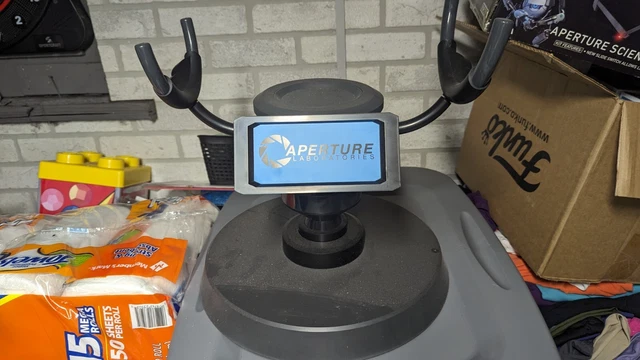 NECA Portal Aperture Laboratories Portal Gun Replica Stand (1 Of 5000)