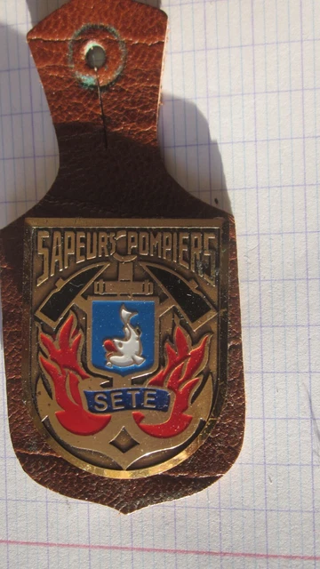 Insigne Sapeurs-pompiers De Bourg-en-Bresse (01) - Pin's Collection - Vintage