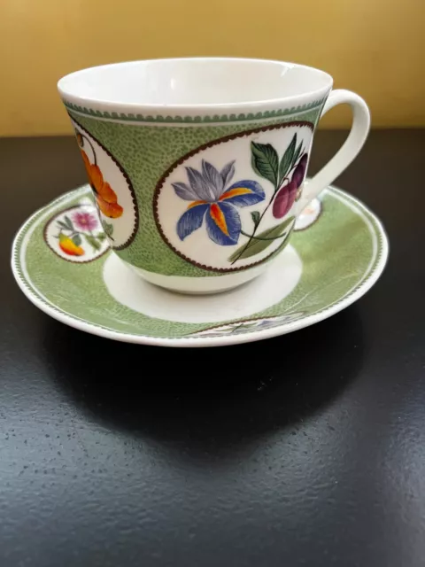 Ensemble Tasse Et Sous Tasse Roy Kirkham Fine Bone China - England - Louise