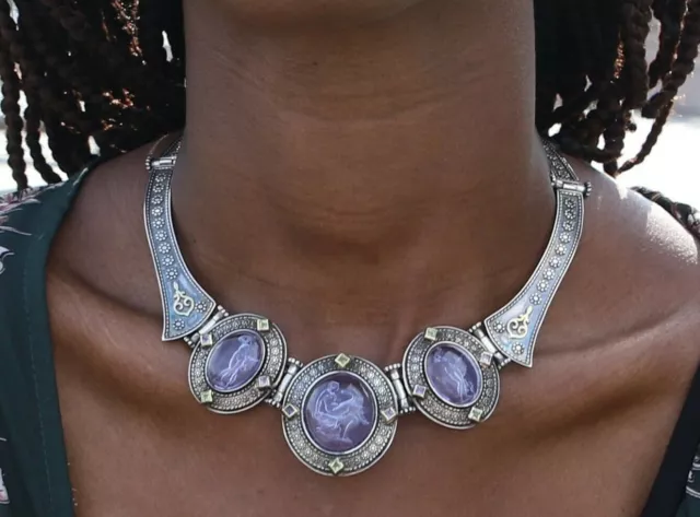 Cammeo Di Greco Zeus Leda Cigno Dèi IN Vetro di Murano Italiano Viola Collana