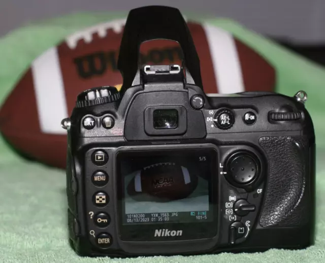 Nikon D200 body only works - sold for Parts ***READ***