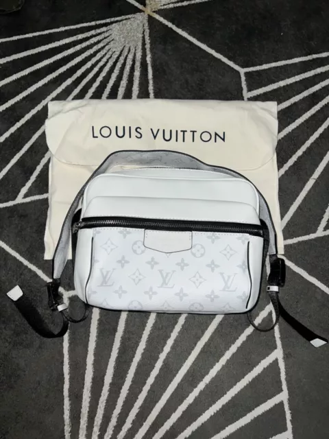 M58488 Louis Vuitton Monogram Embossed Taurillon Leather S Lock