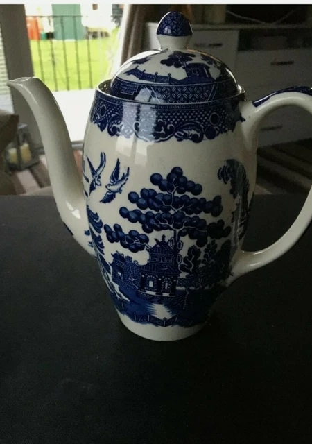 @LOOK@ VINTAGE JOHNSON Brothers Willow pattern Coffee Pot 1960s 70s PC ...