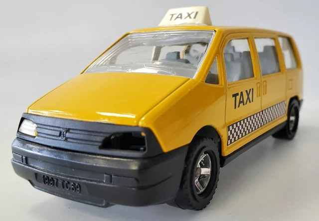 Majorette 1/32 Scale 3030 - Peugeot 806 Monospace Police - White
