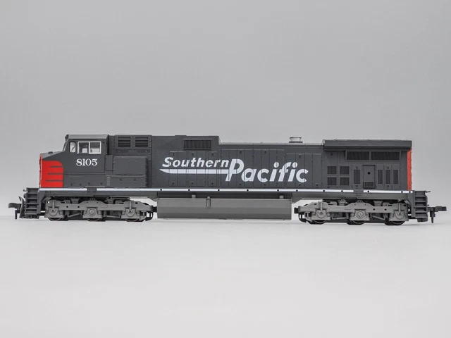 Kato #37-1206 HO Scale Southern Pacific C44-9W Diesel Locomotive #8105 - Boxed