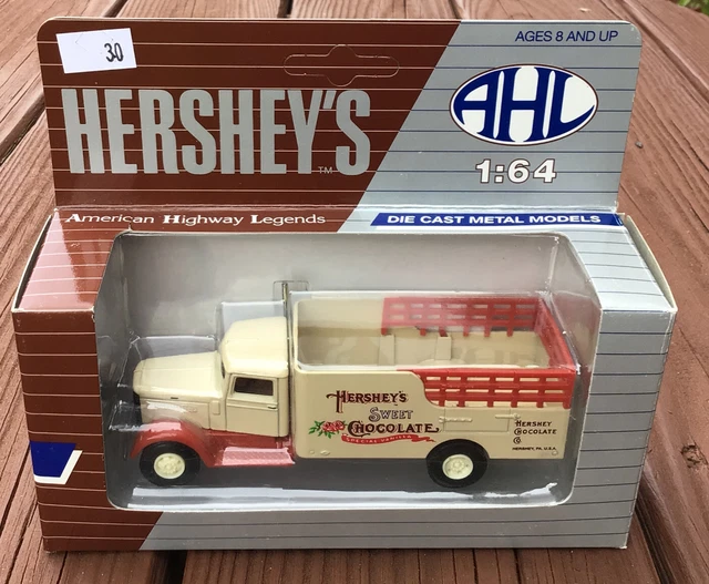 NEW HERSHEY'S SWEET Chocolate Truck AHL 164 Die Cast Peterbilt 260 HO
