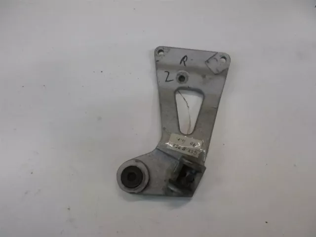 Suzuki Gsx-R 750 W Gr7Bb Footrest Holder (2) Rear Right Footrest Bridge