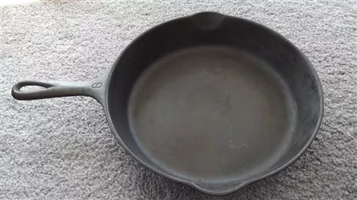 Vintage Wagner Ware no.8 1058X Cast Iron Skillet