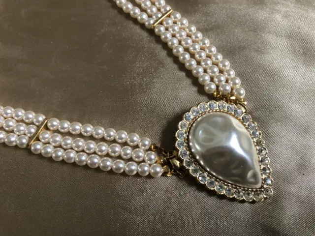 VINTAGE Multistrand Faux Pearl Necklace Choker Diamante Teardrop Front Clasp #13