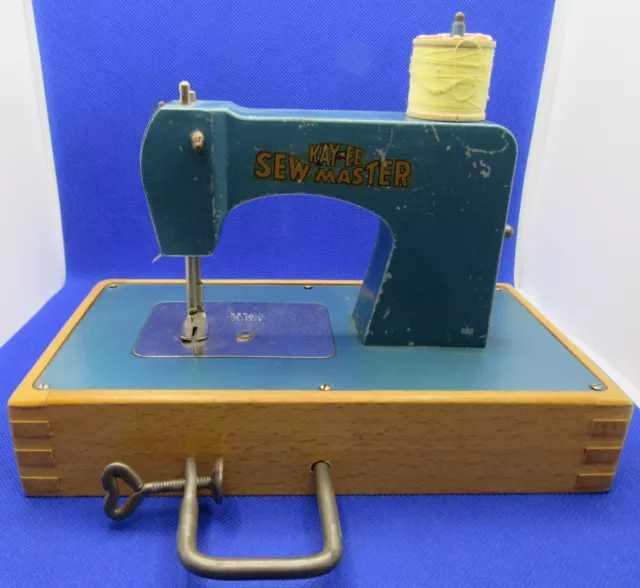 VTG KAYanEE Sew Master Sewing Machine Model 585 Blue Untested w/ Original Box