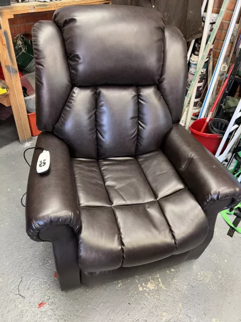 Hainworth Dual Motor electric rise riser recliner chair heat and massage leather