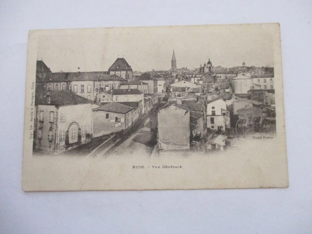 Hk * CPA / Carte Postale : Riom le beau - Rue du Commerce , rue piétonne