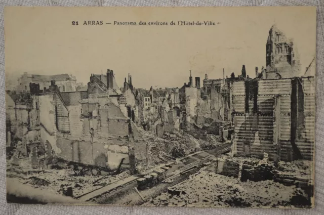 CPA " ARRAS - Panorama des environs de l'Hôtel de Ville " Champs de ruines "