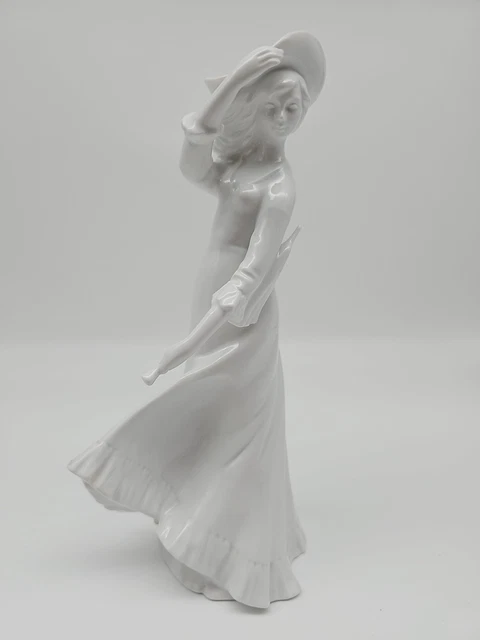 Porzellan Figur Frau Weiss