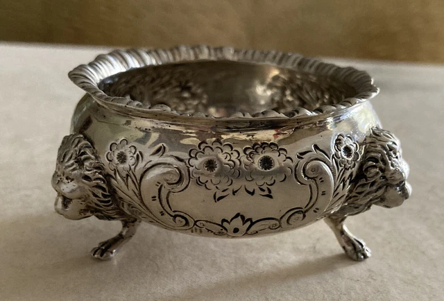 Vintage Baltimore Silvermiths Mfg Sterling Silver Open Salt Cellar Repousse Lion