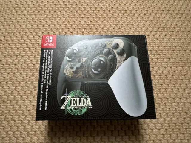 Nintendo Switch - Pro Controller - Legend of Zelda Tears of the Kingdom Edition