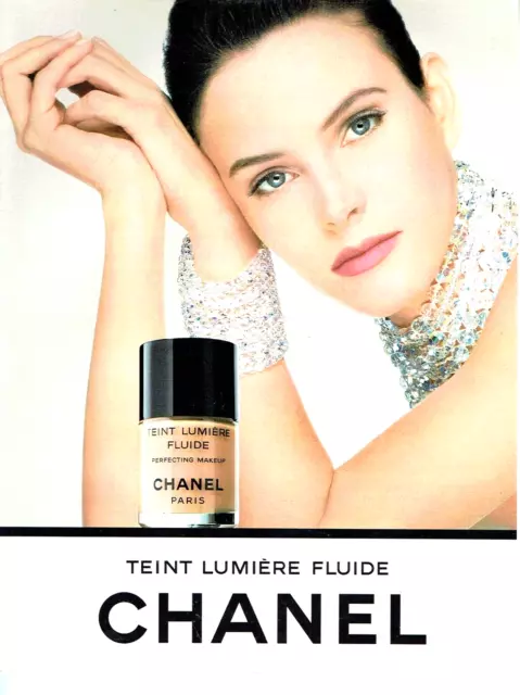 publicité Advertising 0823  1992   Chanel  maquillage  beauté visage fond teint