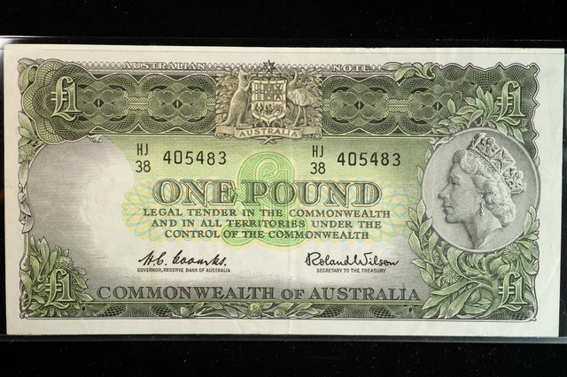 1961 Commonwealth of Australia 1 Pound Note - Coombs / Wilson in Excellent Cond.