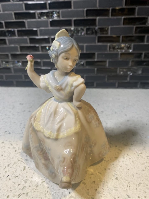 LLadro Figurine  Carmencita #5373 Salvador Debón  RARE