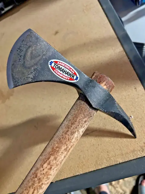 TOMAHAWK SPIKE Axe American company