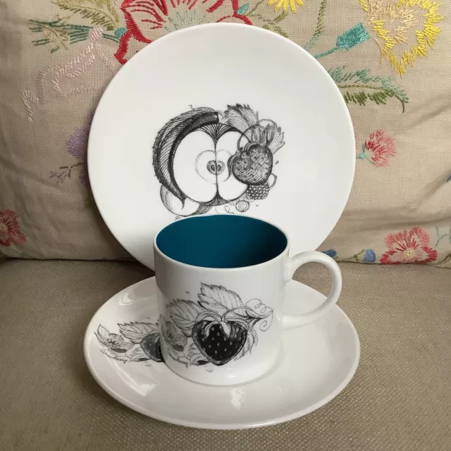 Vintage SUSIE COOPER Black Fruit Trio Tea Coffee Cup, Saucer, Plate - Strawberry