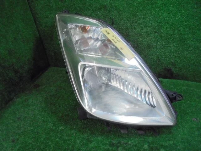 TOYOTA PRIUS 2004 DAA-NHW20 Faro destro [usato] [PA01976083]