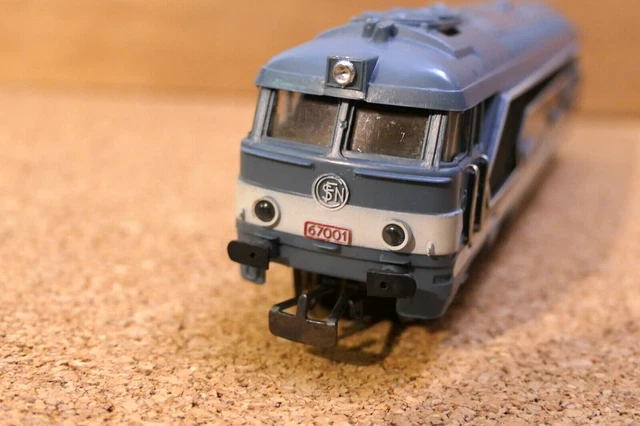 LOCOMOTIVE SNCF 67001 bleue au 1/87ème HO de LIMA