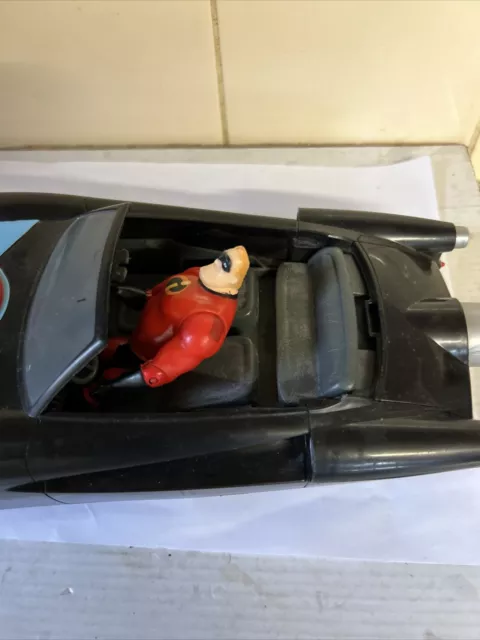 Disney Pixar 2003 The Incredibles Incredibles 16” Toy Car Vehicle With Figure 3