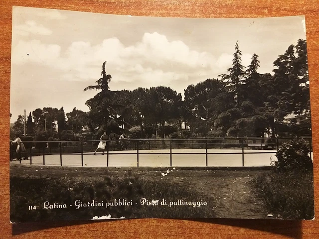 Latina - Giardini pubblici - Pista di pattinaggio.