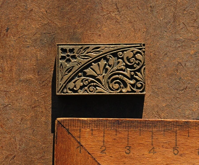 Messingornament Zierornament Messing Buchbinder Blindprägung Ornament Blumen!