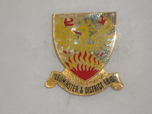 Leominster & District Indoor Bowls Bowling Club Enamel Badge