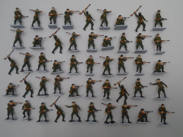 Airfix (01757) World War II Italian Infantry (HO/OO) 48 Painted Figures, No Box