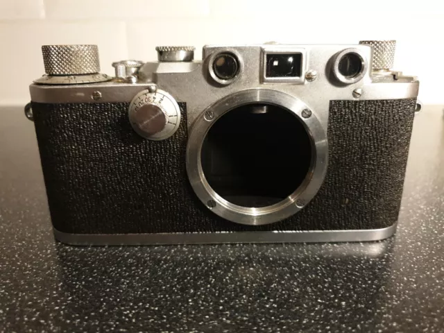 Leitz Leica IIIc Camera Body 1946-7 rare Sharkskin